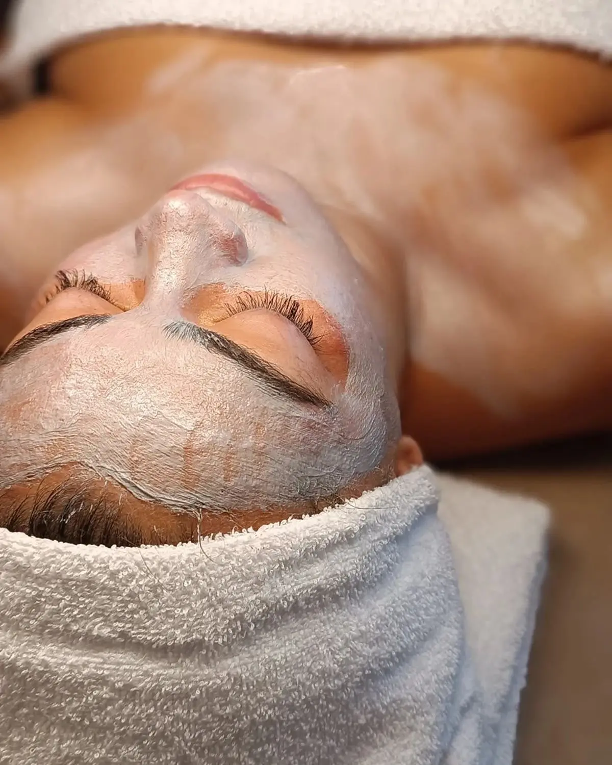 Cuidado facial personalizado en Clínica Aión